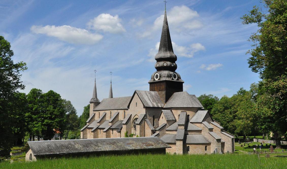 Området där Varnhems klosterkyrka ligger skänktes till munkarna av en inflytelserik kvinna som hette Sigrid. Klosterkyrkan byggdes 1150. Foto: Jenny Ljunkvist