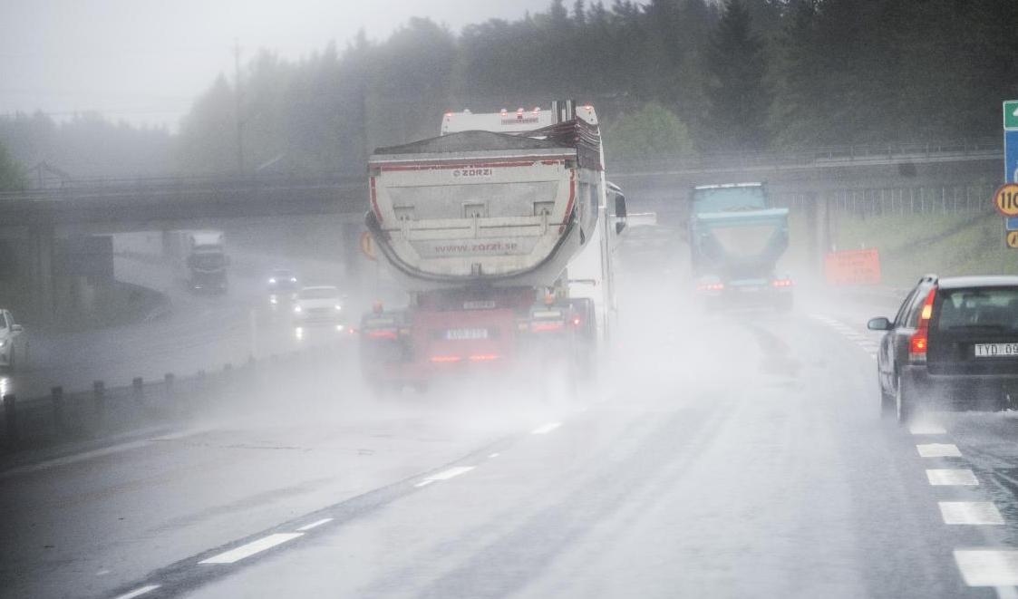 Stora mängder regn väntas de närmaste dagarna i stora delar av Sverige. Arkivbild. Foto: Fredrik Sandberg/TT