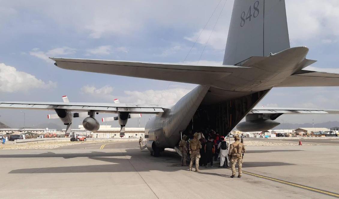 Svenska försvarsmaktens Hercules 848 på Kabuls flygplats. Foto: Försvarsmakten/TT