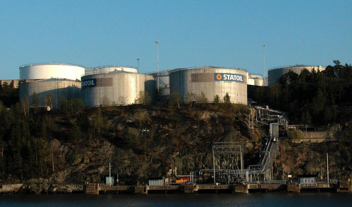Oljecisterner vid inloppet till Stockholm. Arkivbild. Foto: Hasse Holmberg