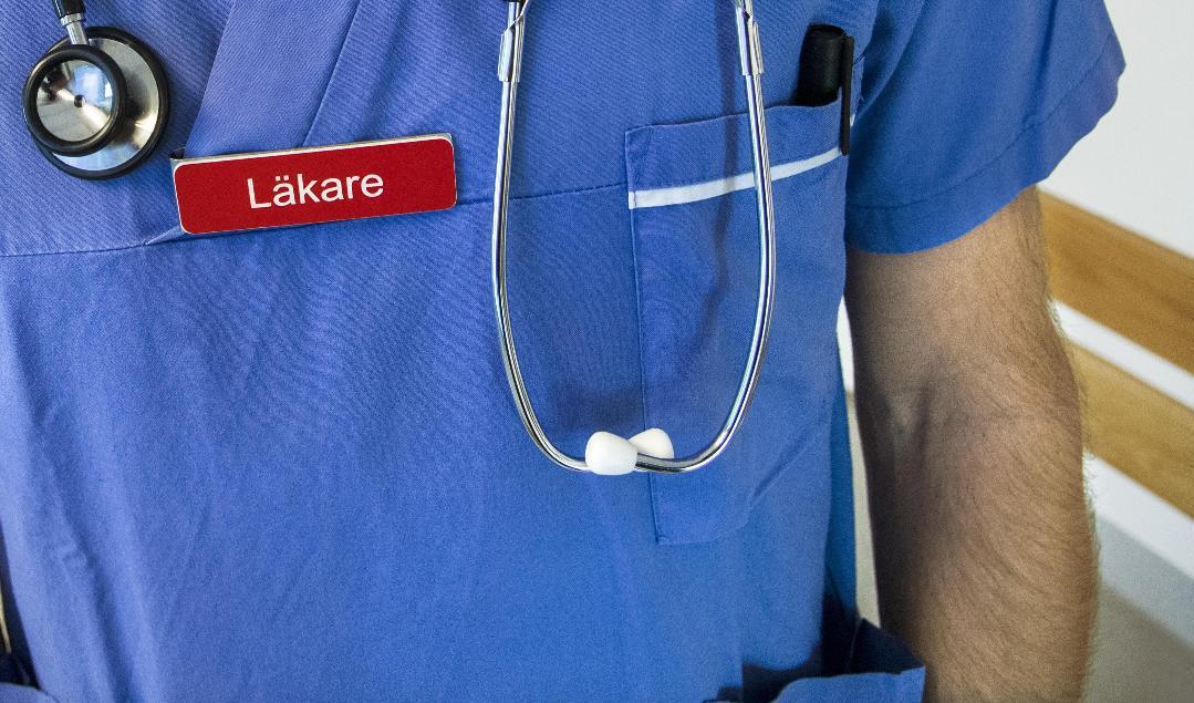 
En läkare från Skåne får drygt 400|000 kronor i förlikning efter att ha blivit avskedad. Arkivbild. Foto: Claudio Bresciani/TT                                            