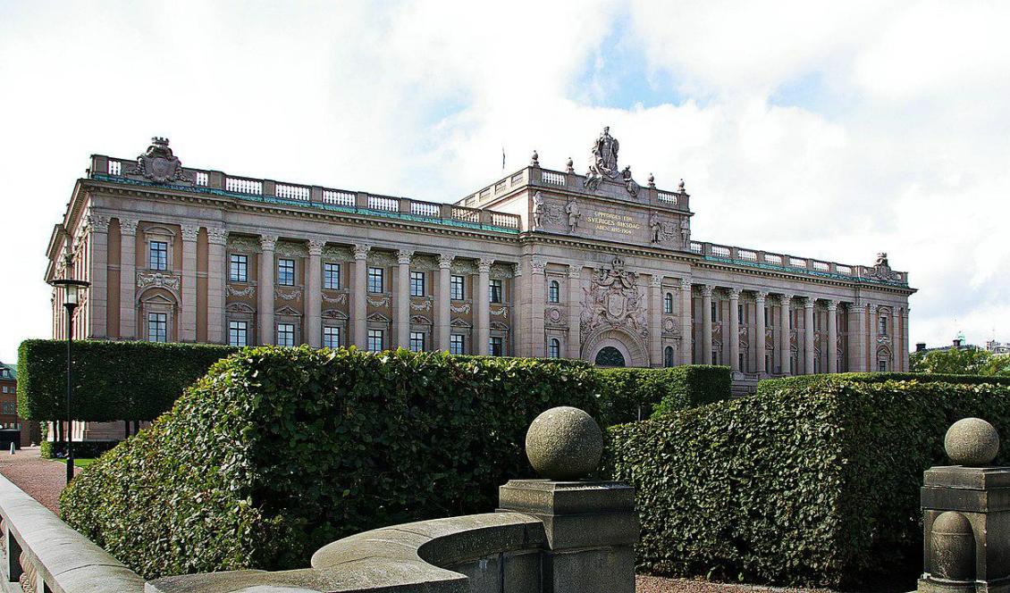 "Med sitt svaga ledarskap kan de gamla riksdagspartierna bli allt mer irrelevanta", menar artikelförfattaren. Foto: Sahlen, CC0,