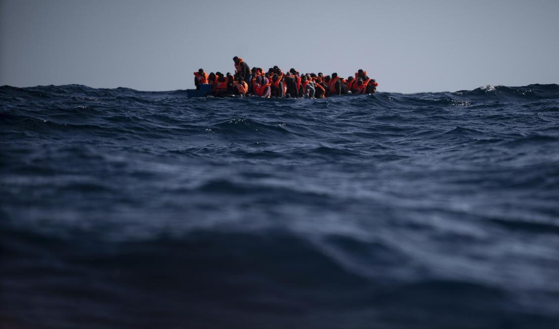 70 personer befaras ha omkommit i Medelhavet, då en migrantbåt gjorde nödanrop och sedan försvann. Arkivbild. Foto: Joan Mateu/AP/TT