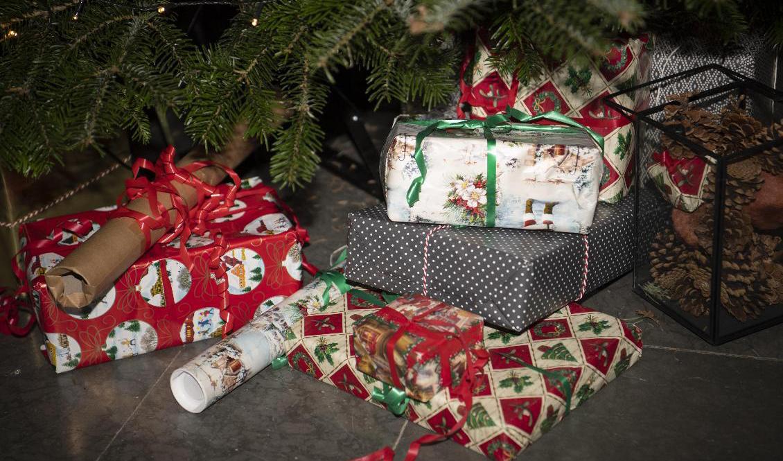 Fraktproblem sätter press på handeln, men tomma hyllor i julhandeln blir det inte tal om, enligt företrädare för leksaks- och hemelektronikbranschen. Arkivbild. Foto: Fredrik Sandberg/TT