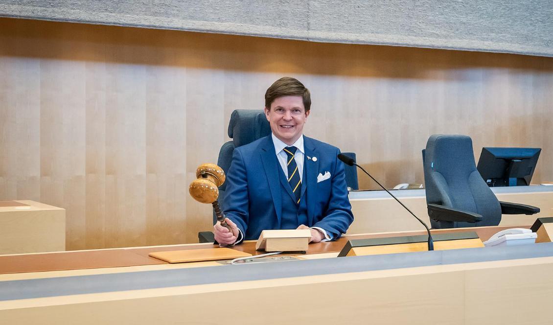Få borgerliga sonderingsuppdrag för talman Andreas Norlén. Foto: Anders Löwdin / Sveriges riksdag.