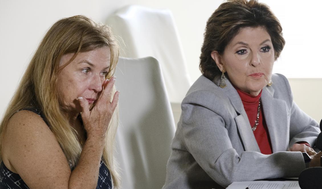 Mamie Mitchell till vänster, med sin advokat Gloria Allred. Foto: Richard Vogel/AP/TT