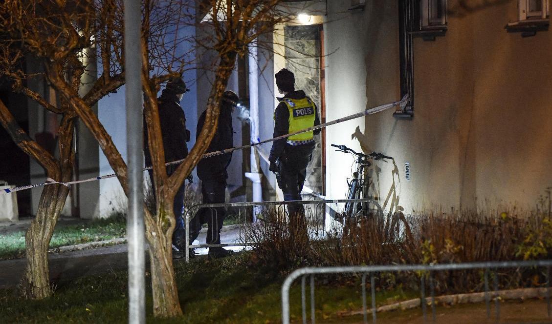 Larmet om skottlossning i stadsdelen Fröslunda kom in vid 17-tiden på lördagen. Foto: Stina Stjernkvist/TT
