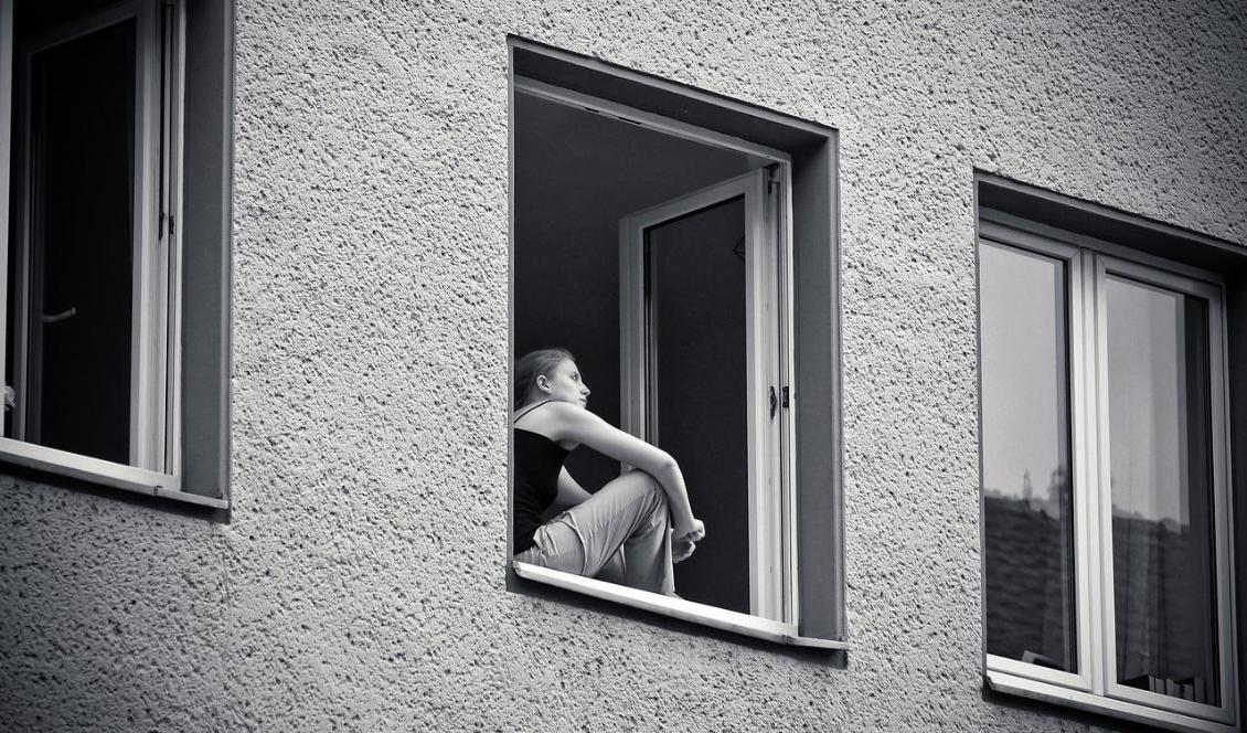 En undersökning visar att bostadsbrist och höga priser gör det svårt för unga att att hitta det boende man vill ha. Foto: Michael Gaida