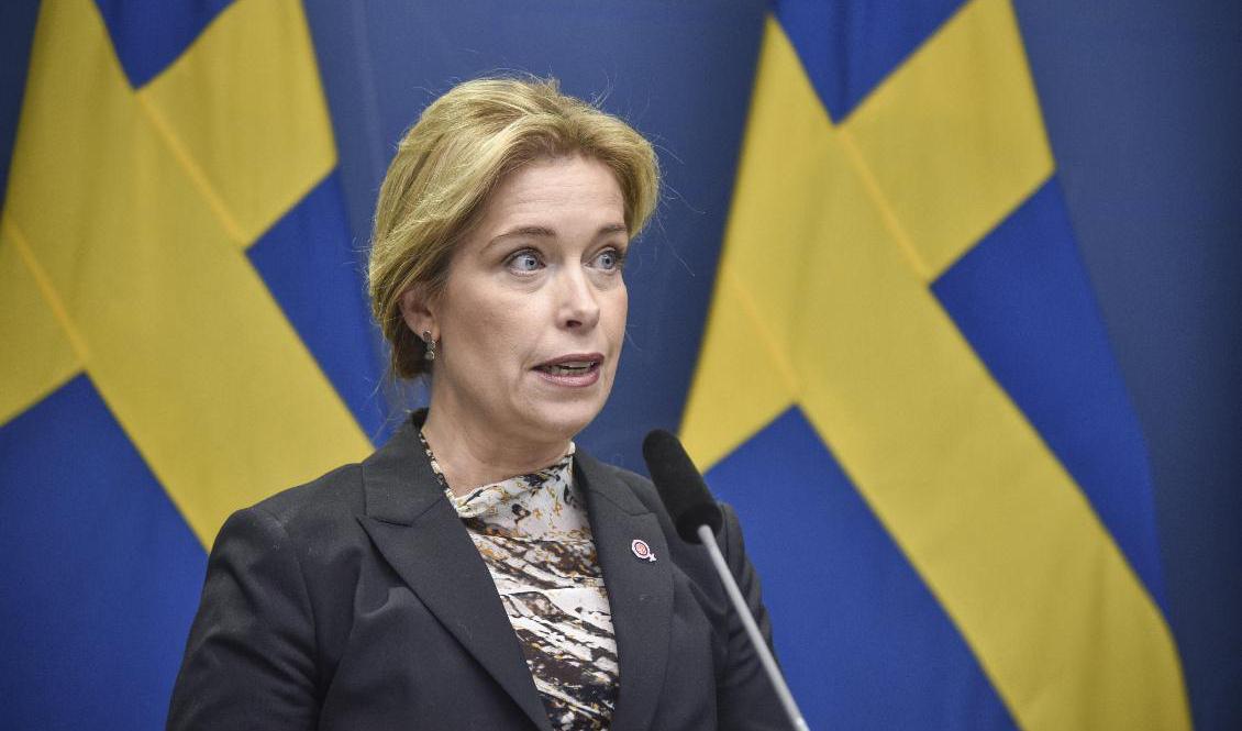 Klimat- och miljöminister Annika Strandhäll (S) säger att ett beslut om slutförvaret av utbränt kärnbränsle kommer den 27 januari från regeringen. Foto: Lars Schröder/TT