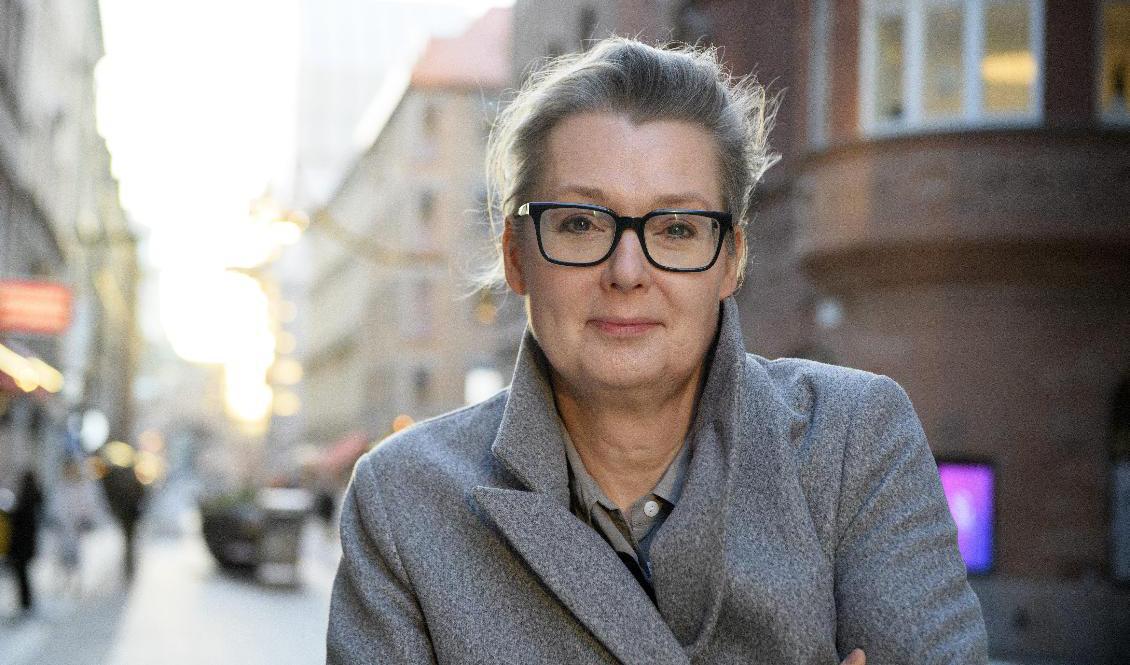 Skolminister Lina Axelsson Kihlblom med uppdrag att bryta skolsegregeringen. "Ska vi ha en likvärdig skola måste eleverna få möta en viss olikhet", säger hon. Foto: Jessica Gow/TT