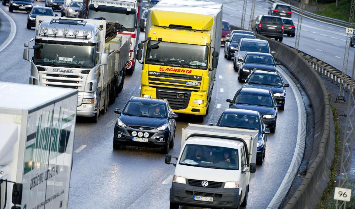 Köbildning in mot Stockholm på annandagen började redan vid lunchtid. Arkivbild. Foto: Pontus Lundahl/TT