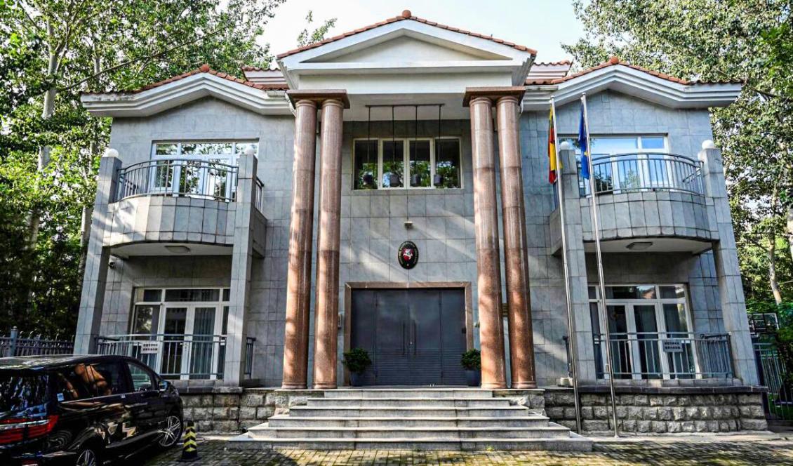 
Den litauiska ambassaden i Kinas huvudstad Peking. De diplomatiska relationerna mellan Kina och Litauen har försämrats under hösten. Foto: Jade Gao/AFP via Getty Images                                            