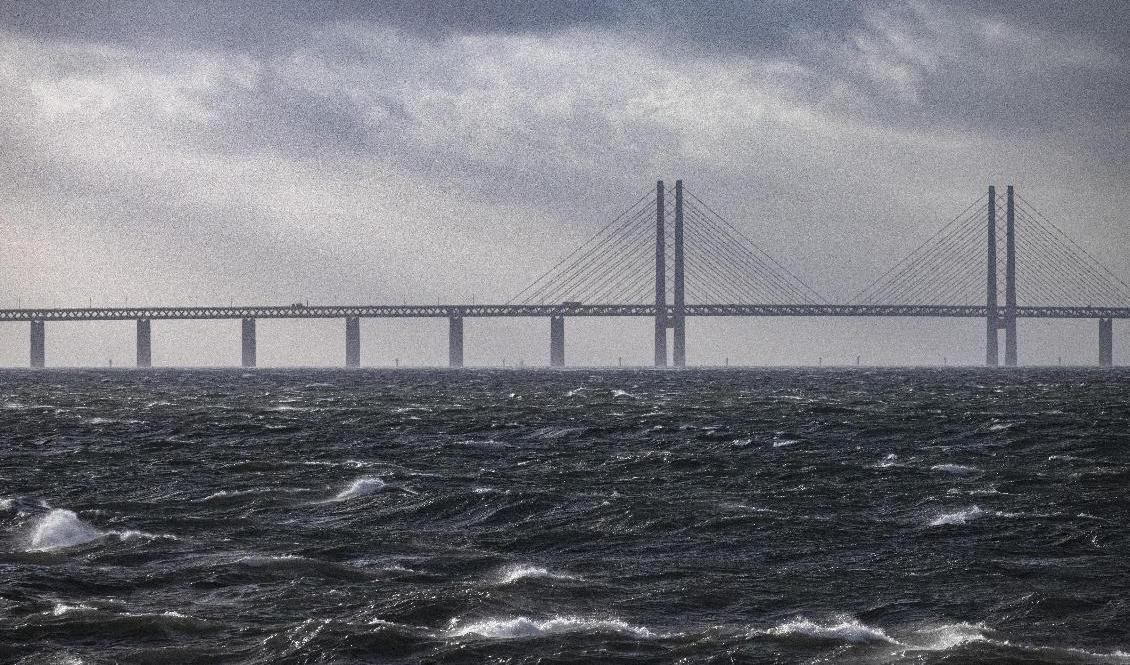 Öresundsbron stänger trafiken efter hårda vindar. Foto: Johan Nilsson/TT