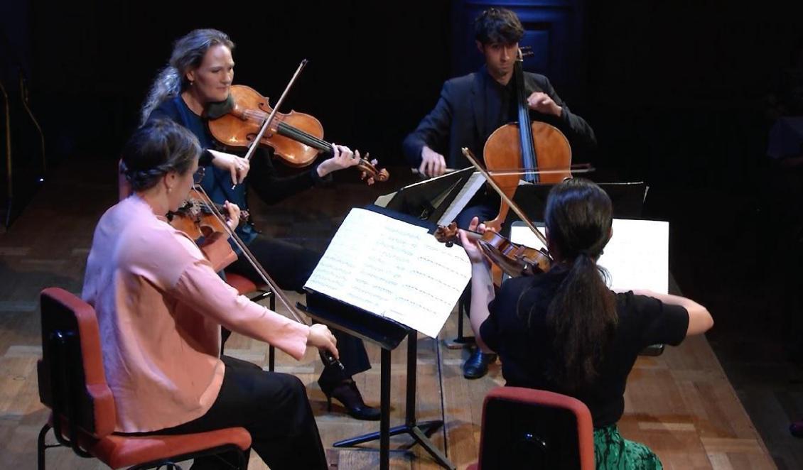 
På Konserthuset Play framför en kvartett från Filhamonikerna Fanny Mendelssohn-Hensels stråkkvartett i Ess-dur och Andrea Tarrodis Light Scattering. Skärmbild Konserthuset Play                                            