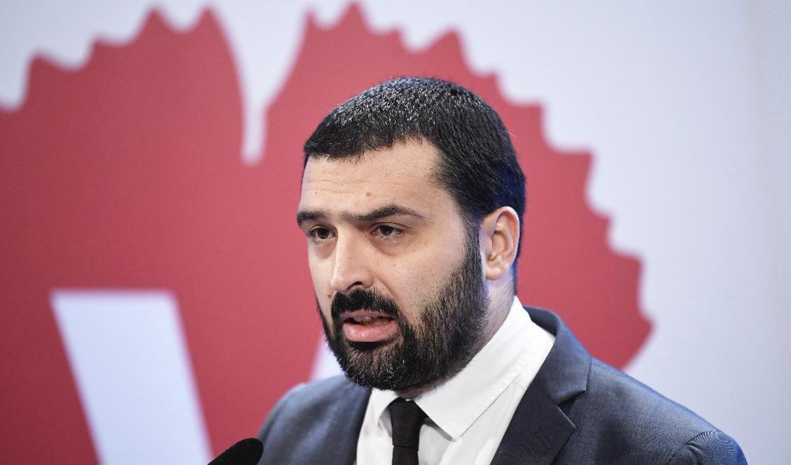 Vänsterpartiets kongress vill att partiet och den nye ekonomisk-politiske talespersonen Ali Esbati ska driva ett totalförbud mot vinster i alla verksamheter inom välfärden. Arkivbild. Foto: Janerik Henriksson/TT