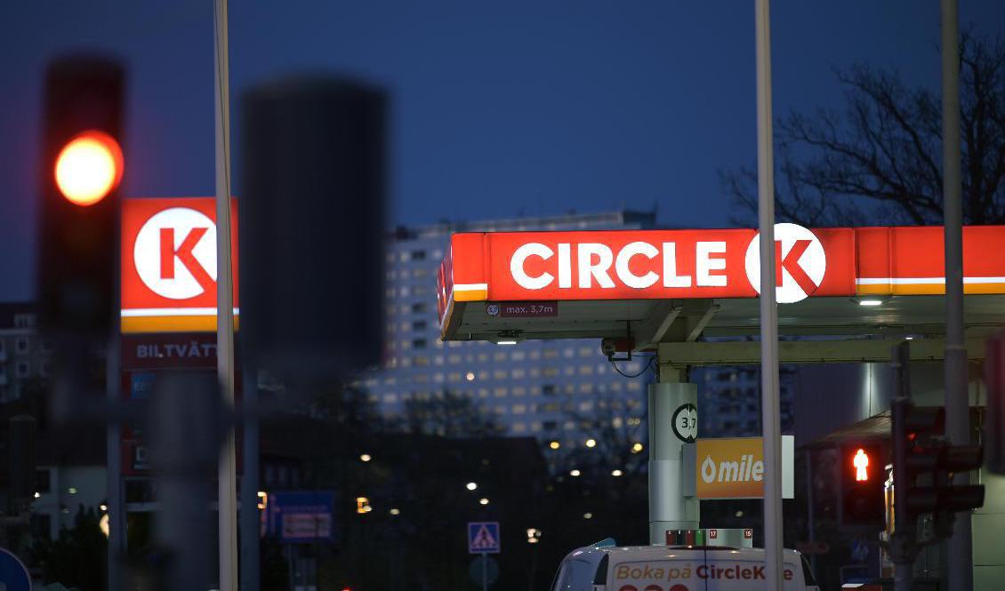 Det blir allt dyrare att tanka. Arkivbild. Foto: Janerik Henriksson/TT