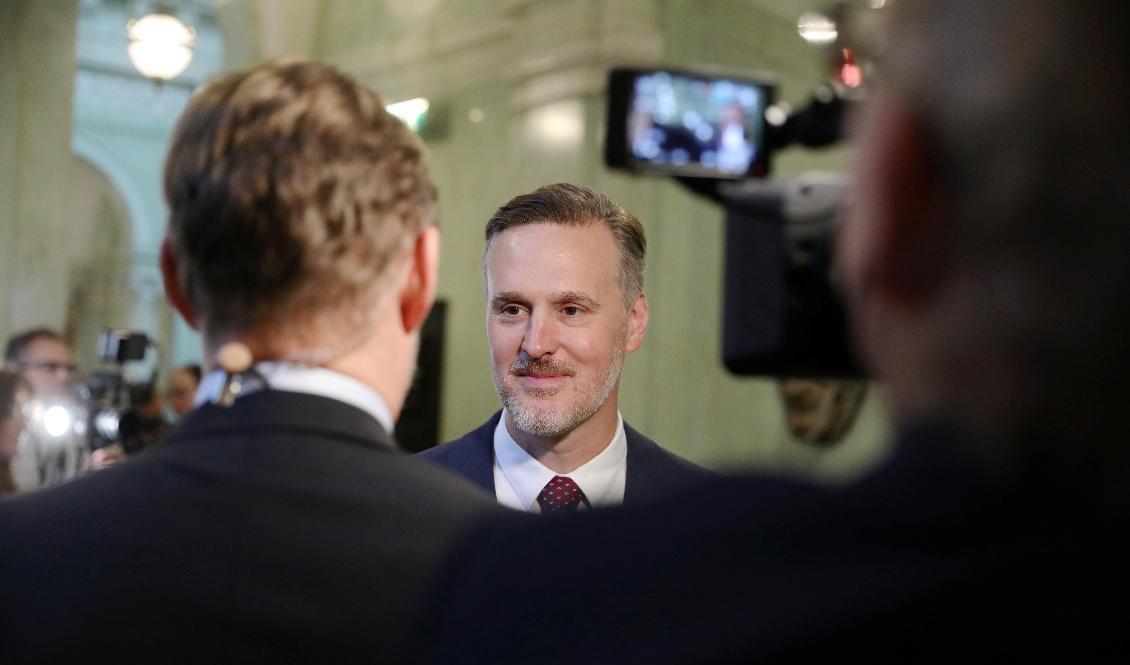 Finansmarknadsminister Max Elger (S) vill se över regelverket för växlingskontor. Arkivbild. Foto: Sören Andersson/TT