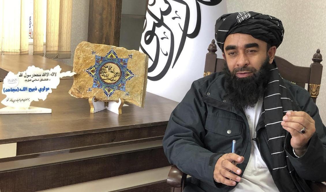 Talibanernas talesperson Zabihullah Mujahid vid en intervju i januari. Arkivbild. Foto: Mohammed Shoaib Amin/AP/TT