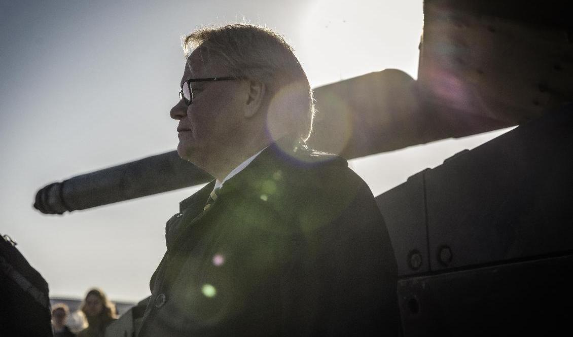 Sveriges försvarsminister Peter Hultqvist på besök vid Gotlands regemente P18 i Tofta utanför Visby. Foto: Karl Melander/TT