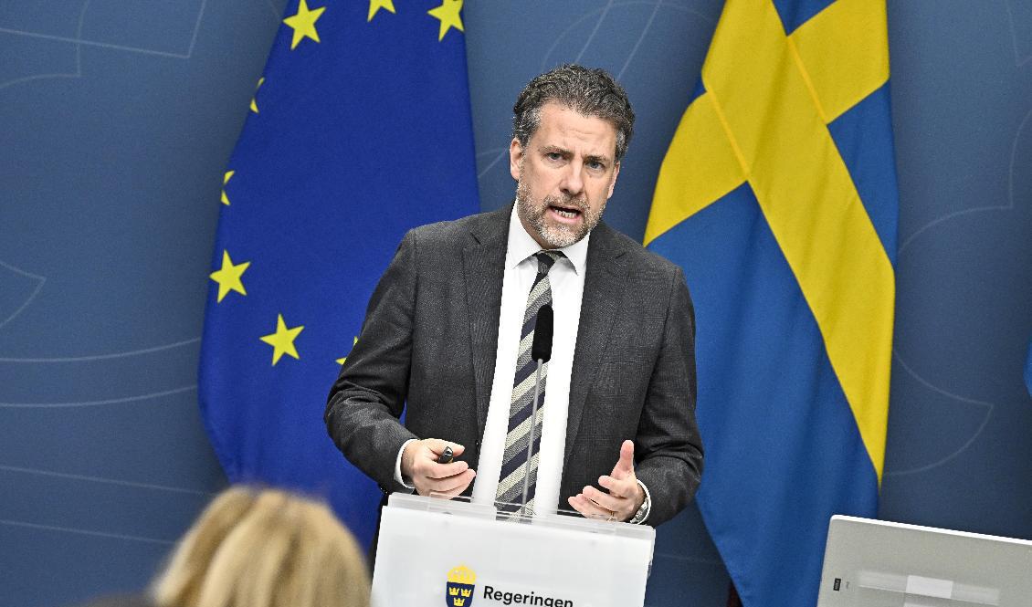 Migrationsverkets generaldirektör Mikael Ribbenvik vädjar till riksdagen att lagstifta om en jämnare flyktingmottagning över landet. Foto: Claudio Bresciani/TT