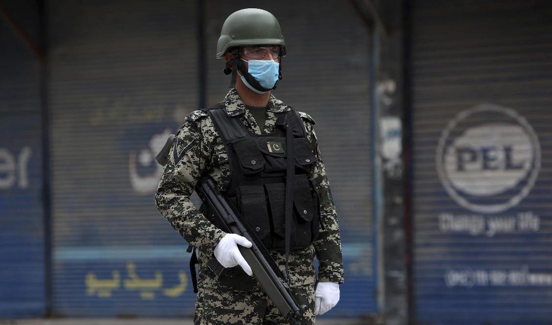Pakistansk soldat på patrull. Arkivbild. Foto: Muhammad Sajjad/AP/TT