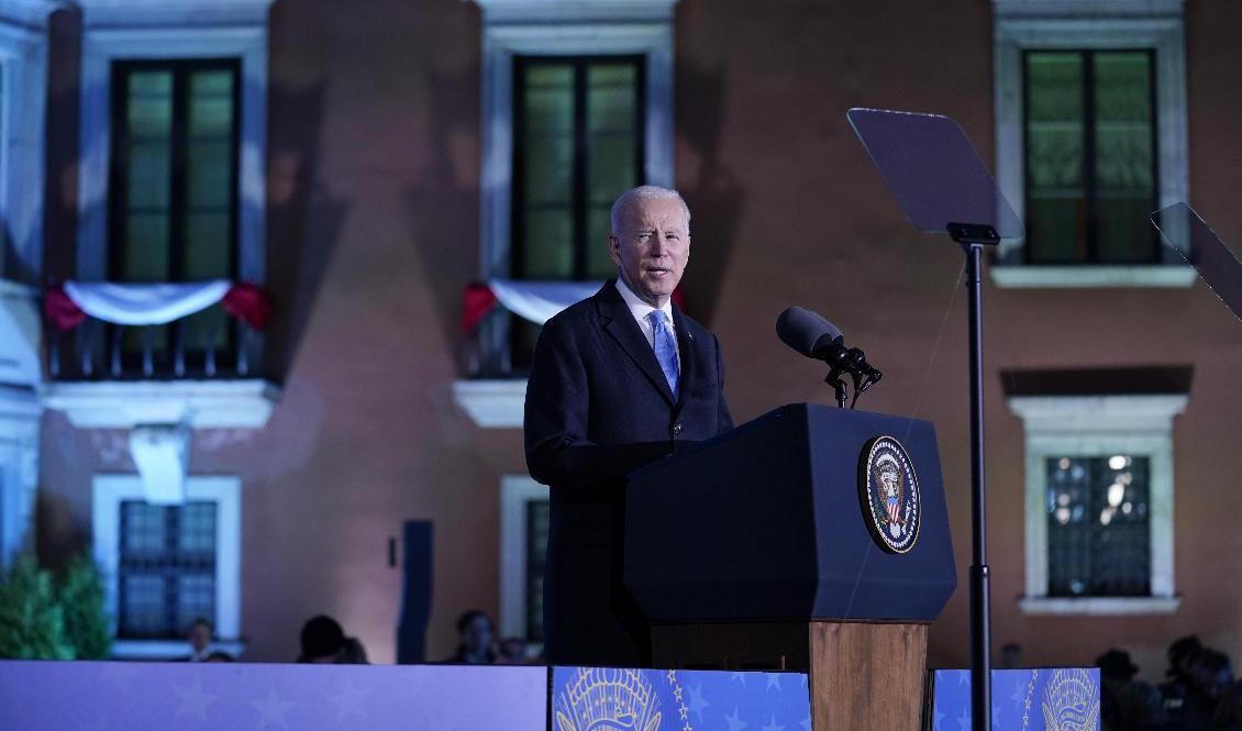 President Joe Biden talar på Warszawas slott på lördagskvällen. Foto: Evan Vucci/TT/AP