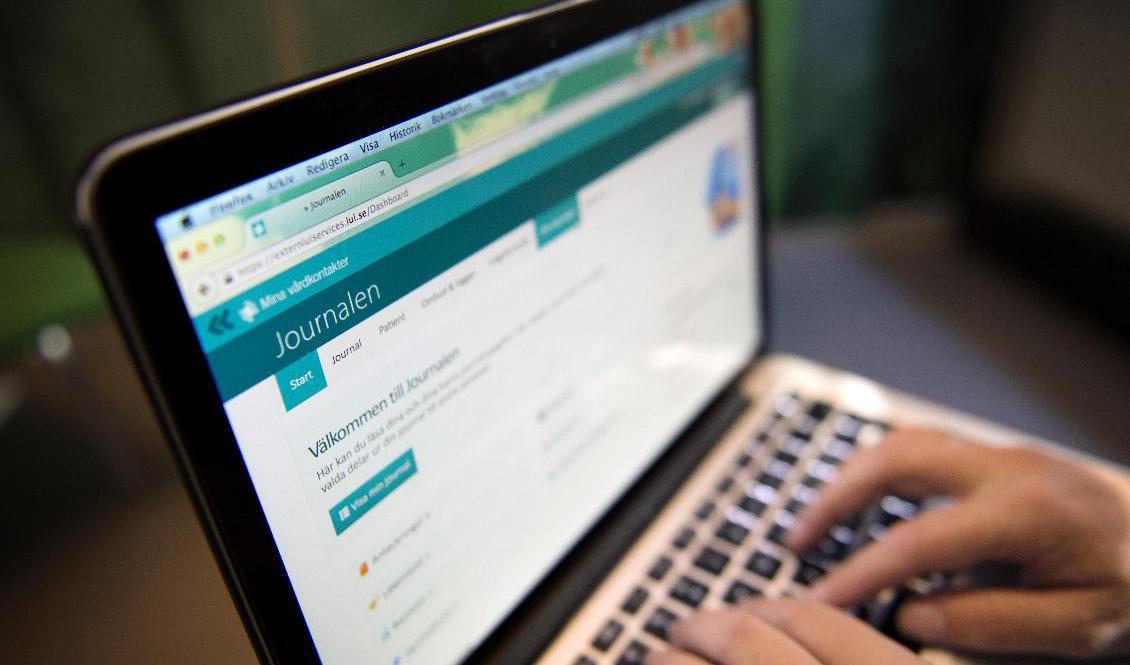 Inom hälso- och sjukvården ökade antalet it-attacker under 2021, enligt Integritetsskyddsmyndighetens nya rapport. Foto: Jessica Gow/TT