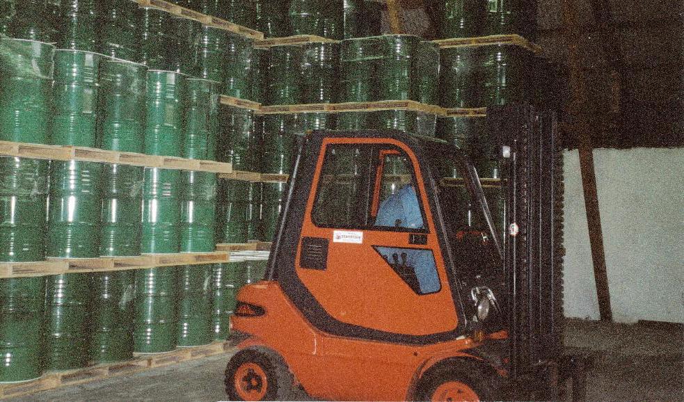 Ett av Sveriges livsmedelslager med fett under 1990-talets andra hälft. Foto: Kulturparken Småland/TT