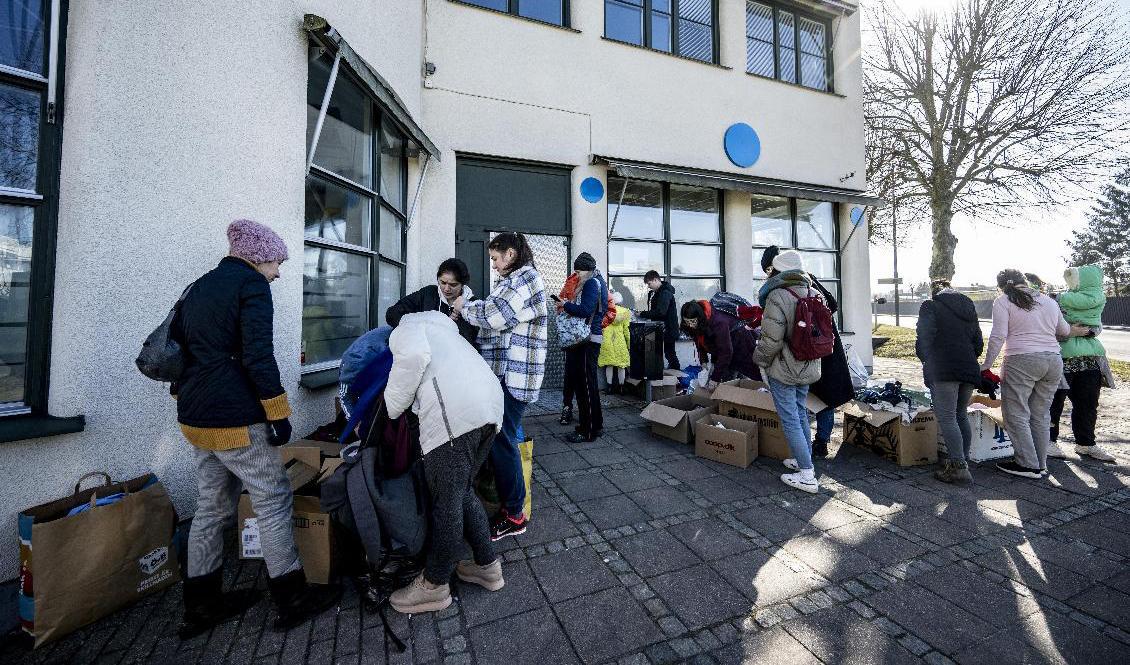 10 000 kronor i engångsbelopp per tillfälligt boende är statens ersättning till kommunerna. Bilden togs i mars, vid Migrationsverkets boende på Jägersro i Malmö. Foto: Johan Nilsson/TT