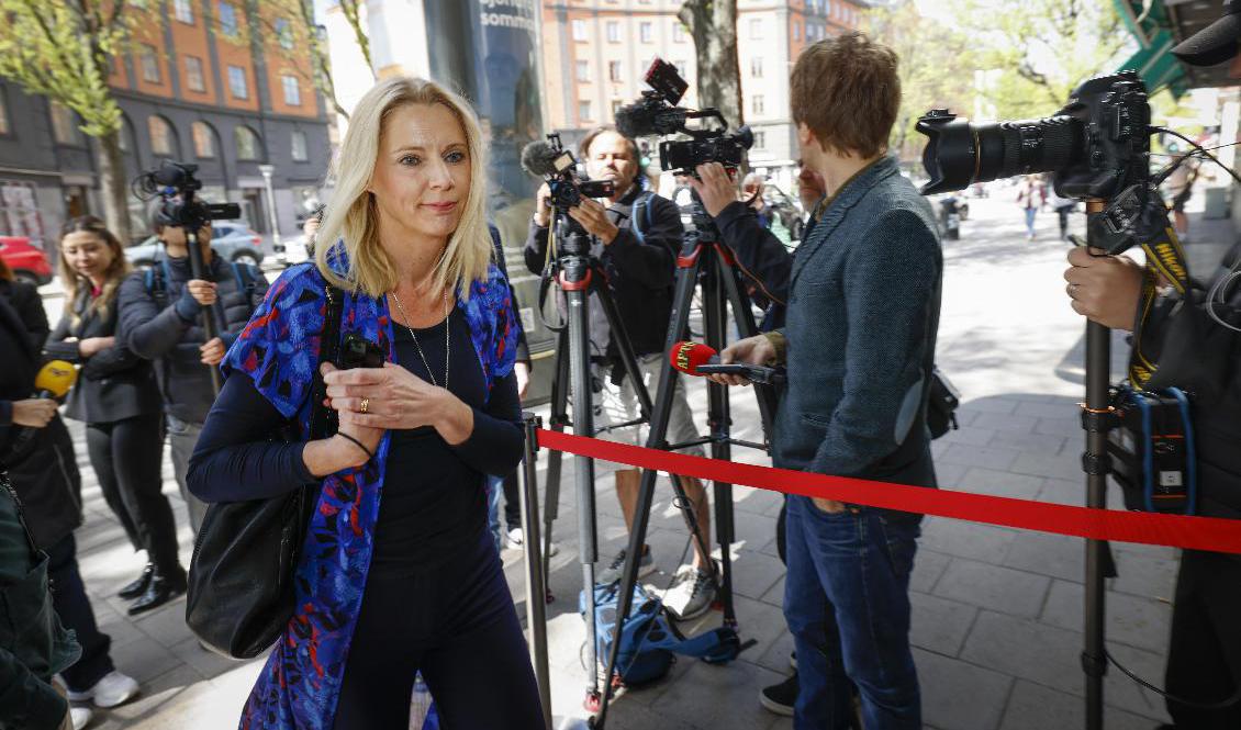 Åsa Westlund, ordförande för S i Stockholms län, anländer till Socialdemokraternas högkvarter på Sveavägen i centrala Stockholm inför möte om Natofrågan. Foto: Fredrik Persson/TT