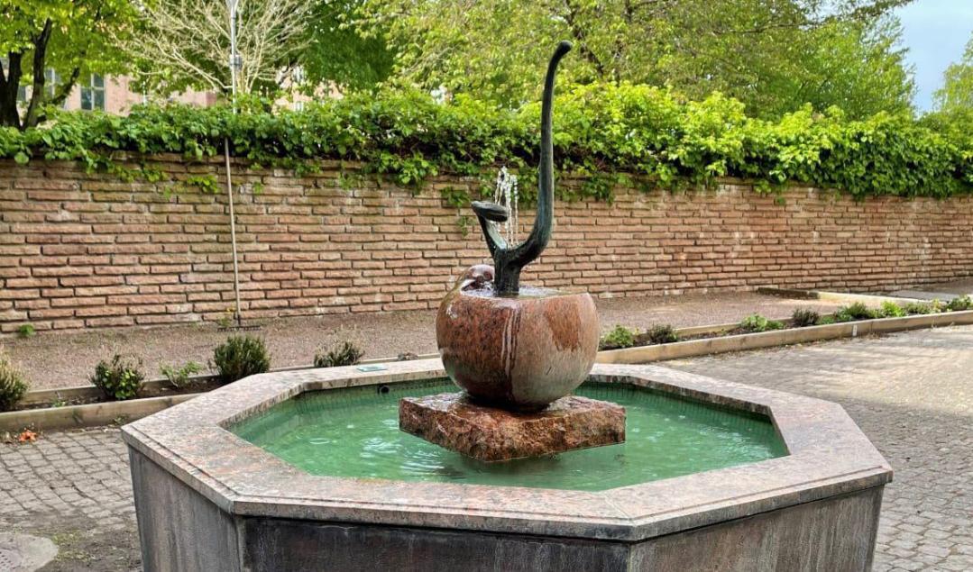 Fontänen Musikens källa porlar och spelar igen i Halmstad. Foto: Kulturförvaltningen Halmstads kommun