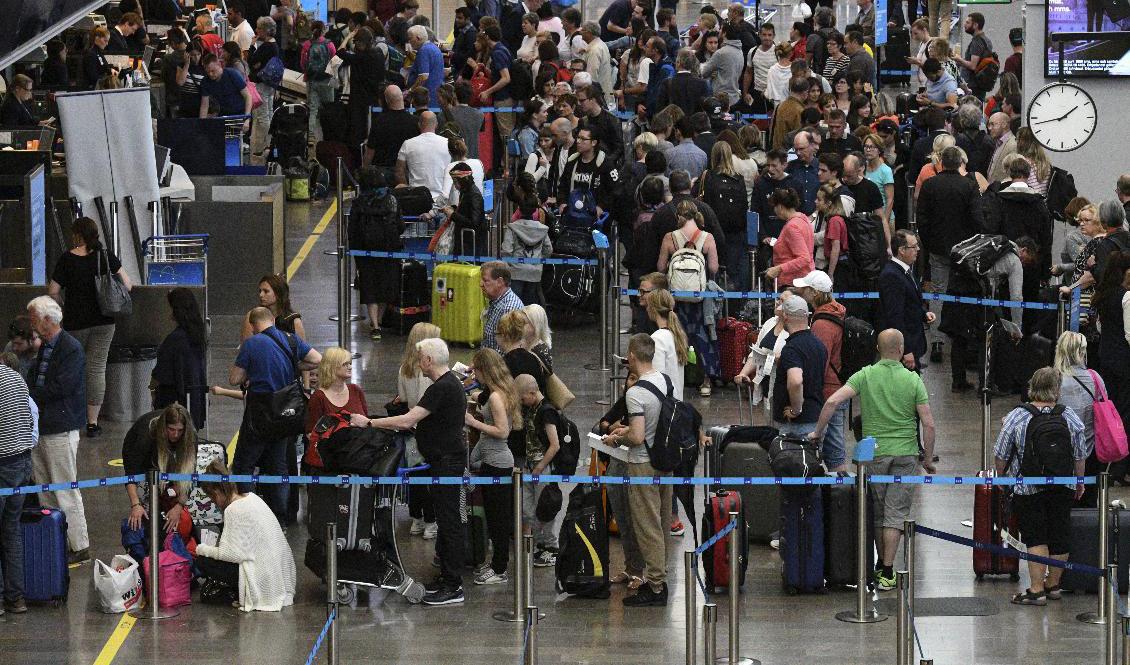 Under våren har långa köer tidvis pressat resenärer som ska flyga från Arlanda. Arkivbild. Foto: Johan Nilsson/TT