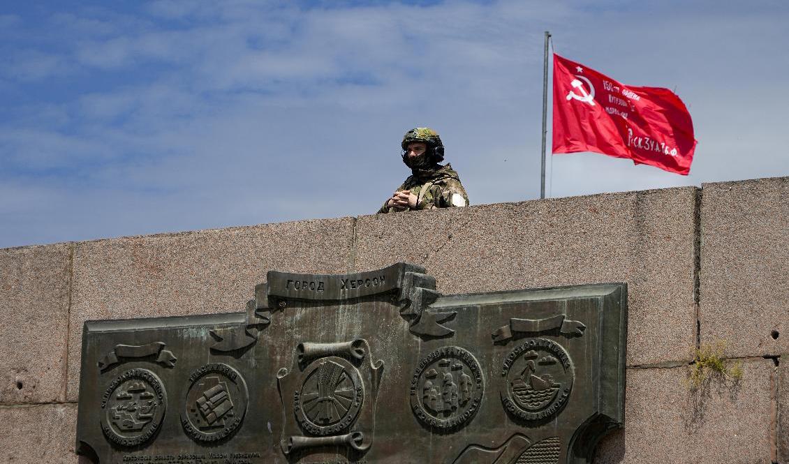 En rysk soldat i Cherson i södra Ukraina. Foto: Arkivbild. AP/TT