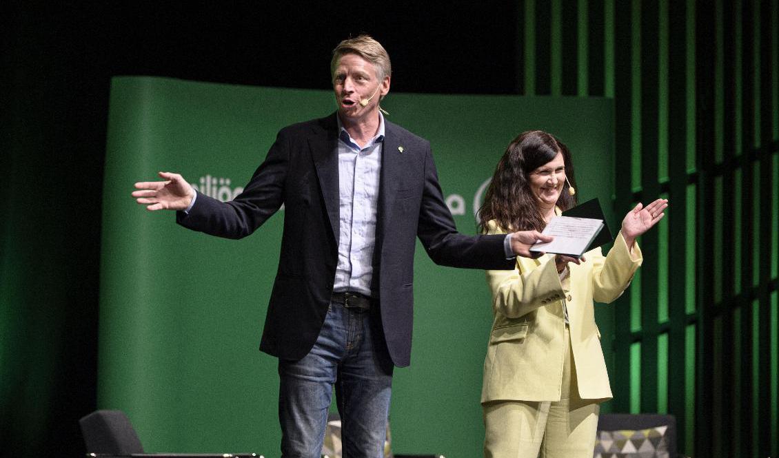 Språkrören Per Bolund och Märta Stenevi vid Miljöpartiets valupptakt i Karlstad. Foto: Tommy Pedersen/TT