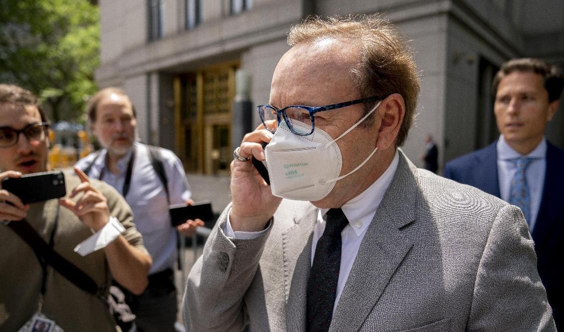Kevin Spacey kommer att vara på plats i Storbritannien för att försvara sig mot de övergreppsanklagelser som riktats mot honom. Arkivbild. Foto: John Minchillo/AP