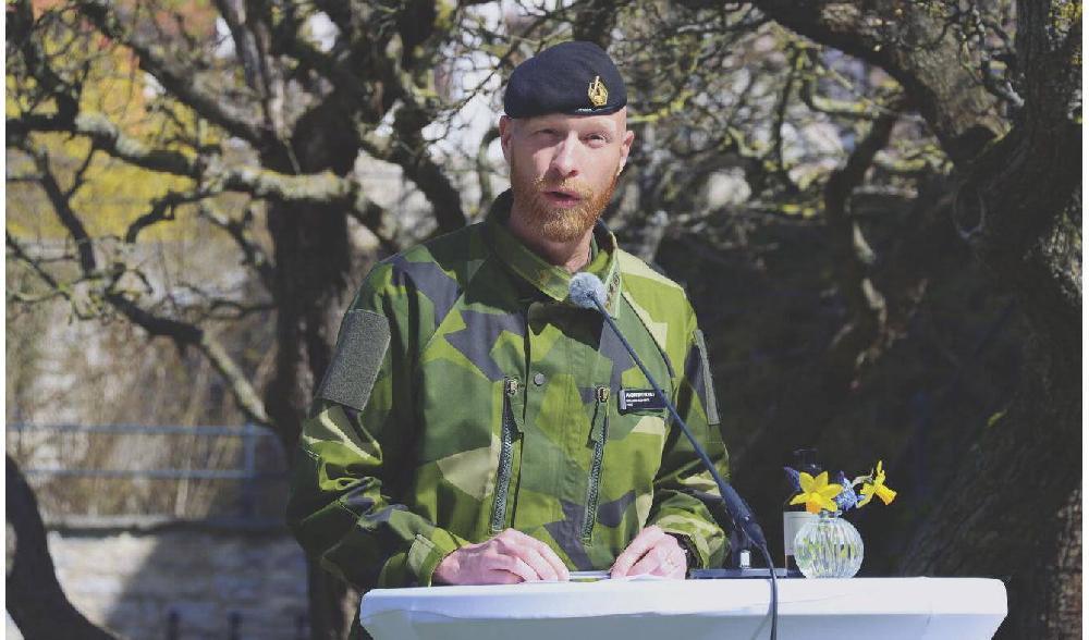 





Magnus Frykvall, överste och regementschef på Gotlands regemente, är mycket nöjd med regeringens beslut att satsa satsa 1,6 miljarder på infrastruktur för det gotländska försvaret. Foto: Thomas Ängshammar/Försvarsmakten                                                                                                                                                                                                                                                                        