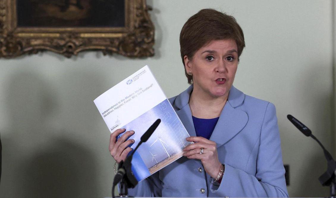 Försteminister Nicola Sturgeon lanserade en ny kampanj för ett självständigt Skottland på tisdagen. Foto: Russell Cheyne/AP/TT