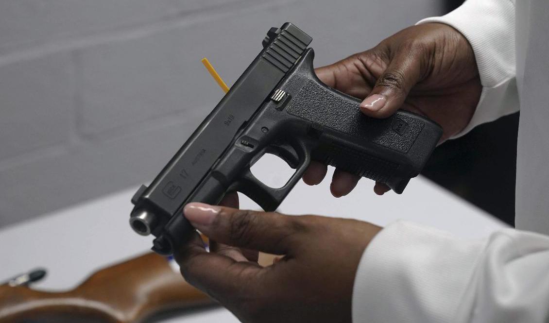 Högsta domstolen i USA har rivit upp en restriktiv vapenlag i New York. Arkivbild. Foto: Bebeto Matthews/AP/TT