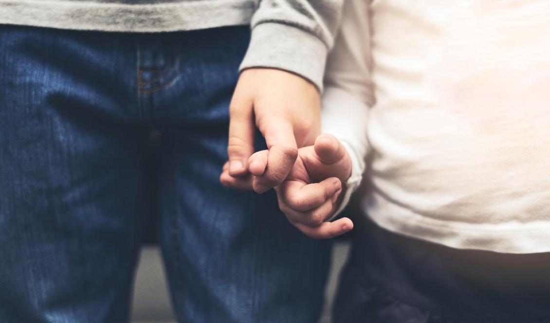 Ivo skriver att det i dag finns systematiska brister inom socialtjänsten som kan innebära att barn riskerar att fara illa eller till och med mista livet. Foto: Shutterstock