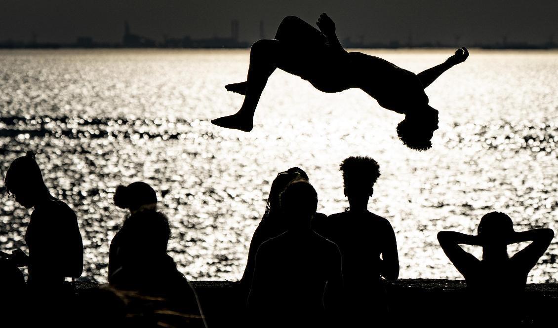 Det blir temperaturer på 25-30 grader i stora delar av östra Götaland under torsdagen.Arkivbild. Foto: Johan Nilsson/TT