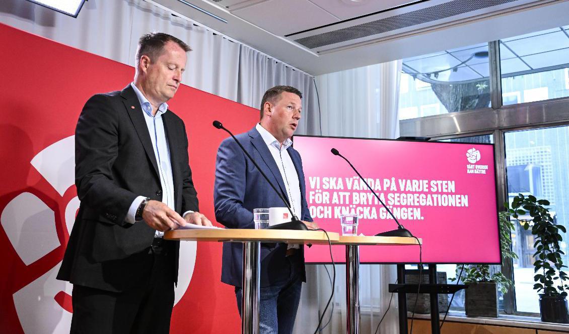 S presenterar paket för att bryta segregationen i Sverige. Integrations- och migrationsminister Anders Ygeman (S) och partisekreterare Tobias Baudin håller en pressträff. Foto: Anders Wiklund/TT