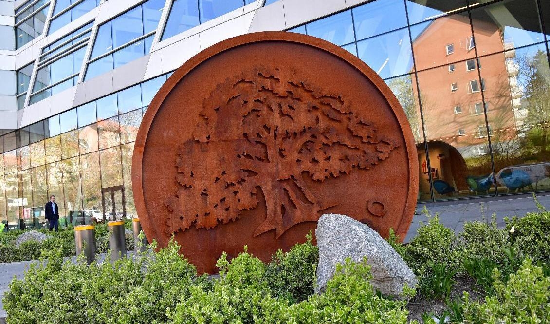 Swedbanks logga utanför huvudkontoret i Sundbyberg. Arkivbild. Foto: Jonas Ekströmer/TT