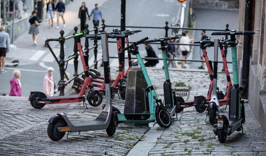 Nya och strängare regler gäller från och med den 1 september för landets elsparkcyklister. Arkivbild. Foto: Christine Olsson/TT