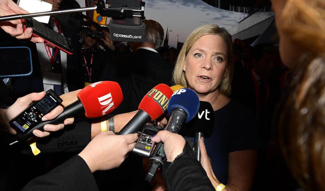 Socialdemokraternas partiledare Magdalena Andersson anländer till Socialdemokraternas valvaka. Foto: Jonas Ekströmer/TT