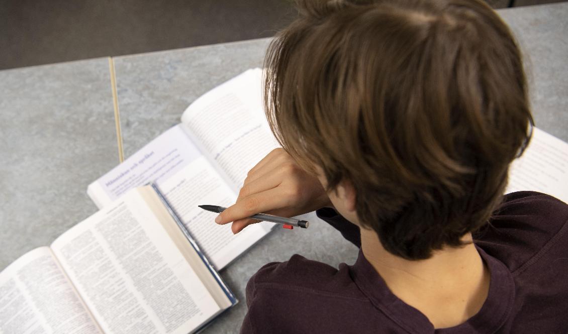 Över 200 elever får stanna hemma. Arkivbild. Foto: Henrik Montgomery/TT