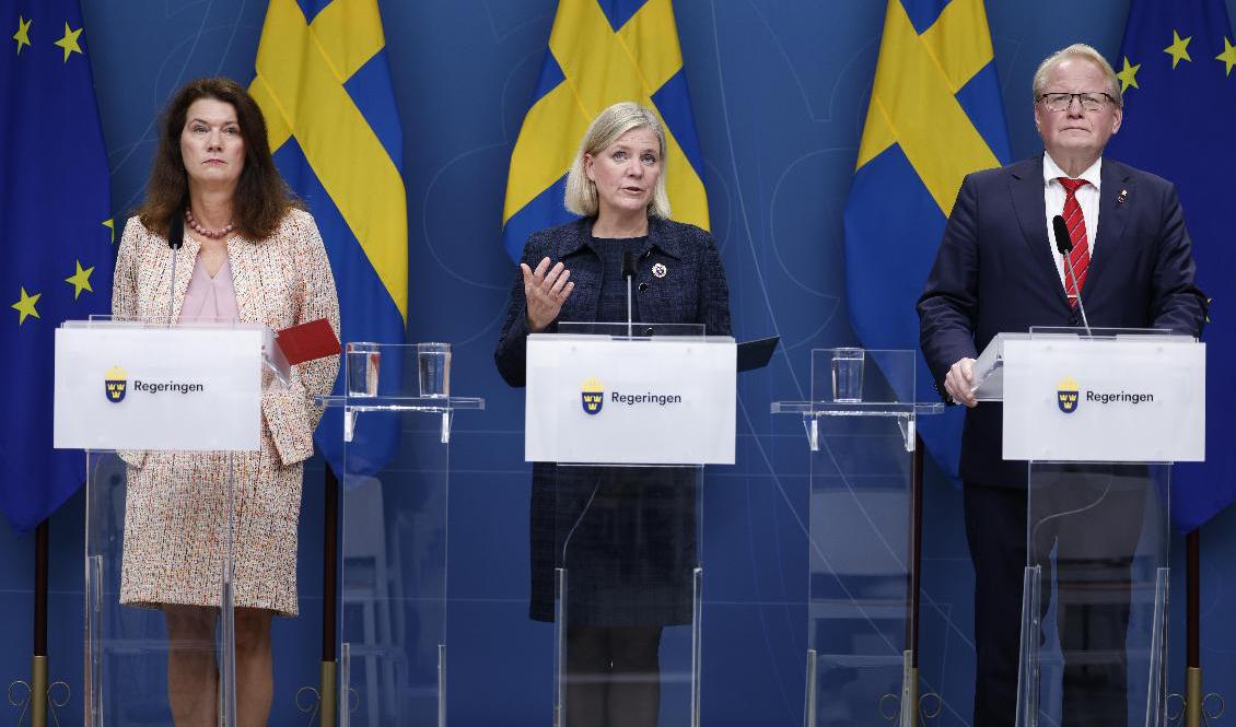 Utrikesminster Ann Linde (S), statsminister Magdalena Andersson (S) och försvarsminister Peter Hultqvist (S) håller pressträff med anledning av gasläckaget vid Nord Stream 1 och 2. Foto: Fredrik Persson/TT