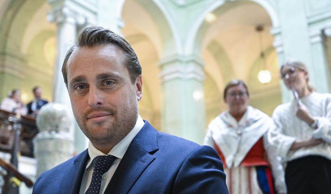 Christian Sonesson (M) väljer bort riksdagsplatsen han just fått och stannar kvar som kommunpolitiker i Staffanstorp. Foto: Henrik Montgomery/TT
