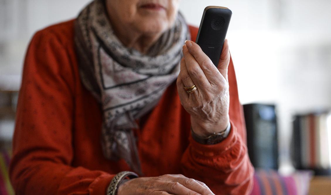 Använd aldrig din bankdosa eller bank-id på uppmaning av någon som oväntat kontaktar dig. Arkivbild. Foto: Per Larsson/TT