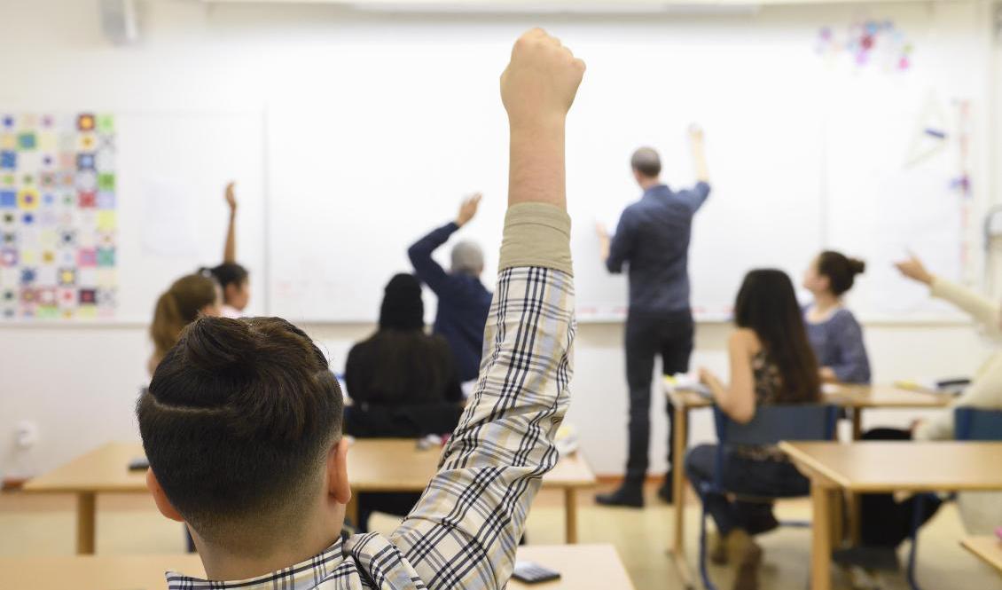 Temperaturen i skolorna i Göteborg kan komma att sänkas till 18 grader i vinter när kommunen behöver spara pengar. Arkivbild. Foto: Henrik Montgomery/TT