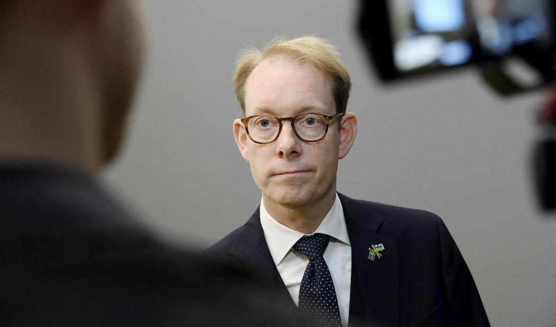 Utrikesminister Tobias Billström (M) pekar på avtalet som Socialdemokraterna slöt med Amineh Kakabaveh som en försvårande omständighet. Foto: Marko Säävälä/TT